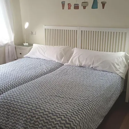 Appartamento Apartamento En Casa Con Jardin + Garaje. E-bi-201