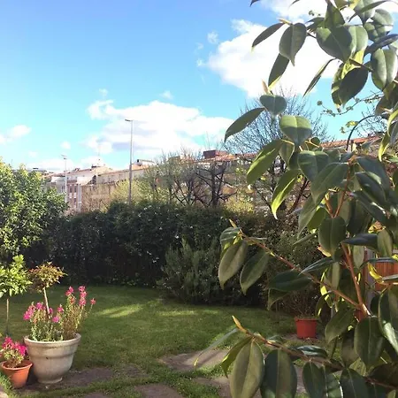 Apartamento En Casa Con Jardin + Garaje. E-bi-201 *