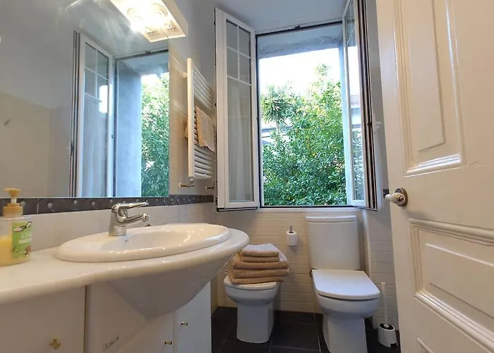 Lägenhet Apartamento En Casa Con Jardin + Garaje. E-bi-201 *