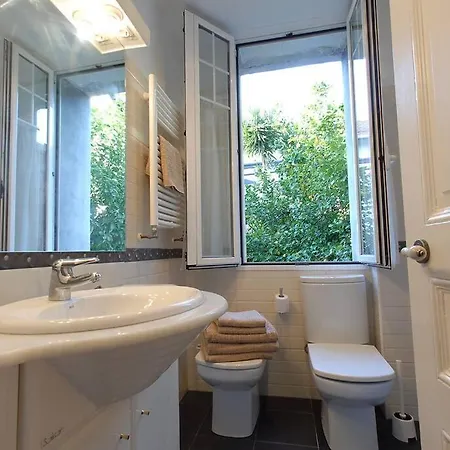 Apartamento Apartamento En Casa Con Jardin + Garaje. E-bi-201 *