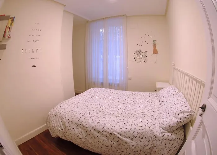 Apartamento En Casa Con Jardin + Garaje. E-bi-201 公寓