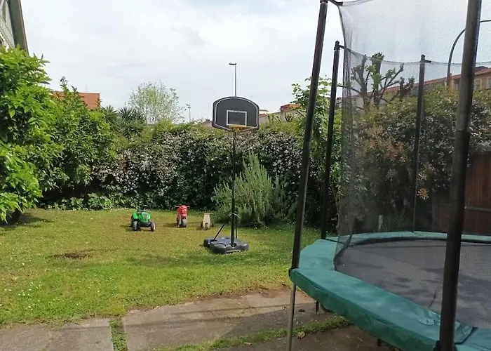 Apartamento En Casa Con Jardin + Garaje. E-bi-201 公寓 *
