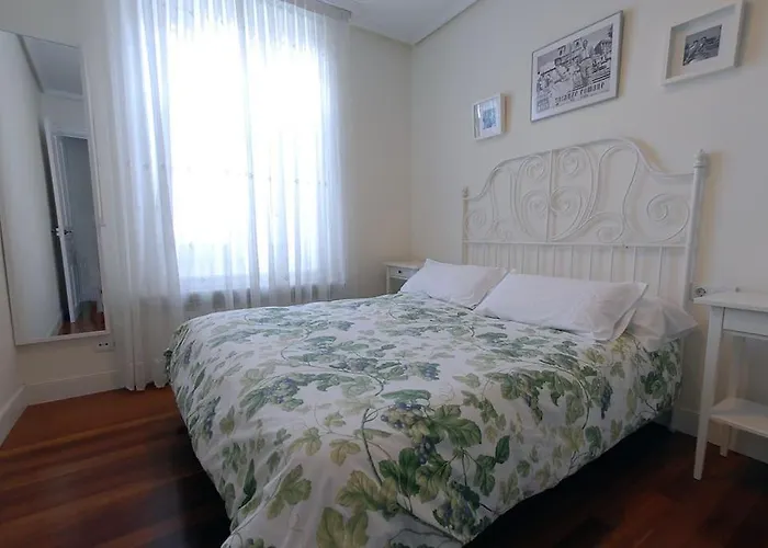 Apartamento En Casa Con Jardin + Garaje. E-bi-201 * 毕尔巴鄂